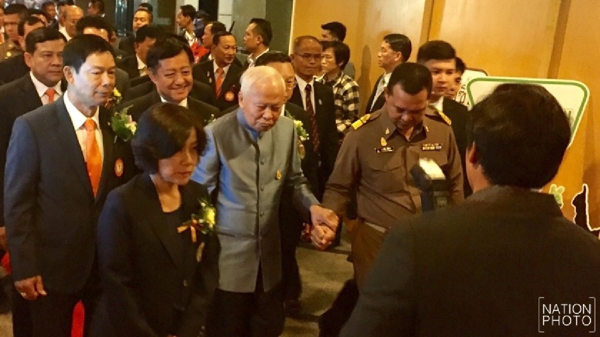 “ป๋าเปรม” ย้ำ คนโกงหาวิธีปล้นชาติแบบใหม่ “ป๋าเปรม” ย้ำ คนโกงหาวิธีปล้นชาติแบบใหม่