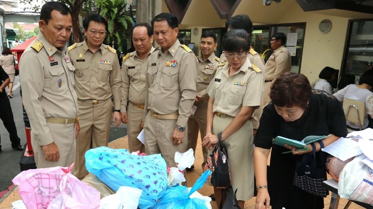 สั่งกศน.จัดจุดบริการย้อมผ้าให้พร้อมภายใน 19 ต.ค. สั่งกศน.จัดจุดบริการย้อมผ้าให้พร้อมภายใน 19 ต.ค.