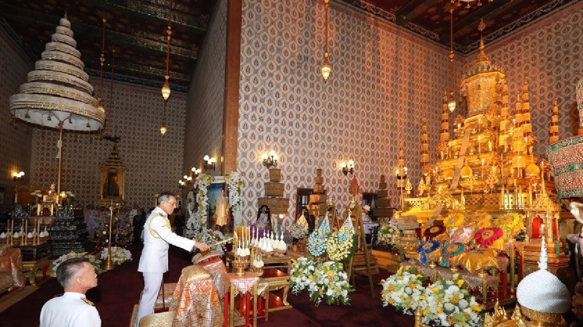 "พระบรม"ทรงบำเพ็ญพระราชกุศลพระบรมศพ