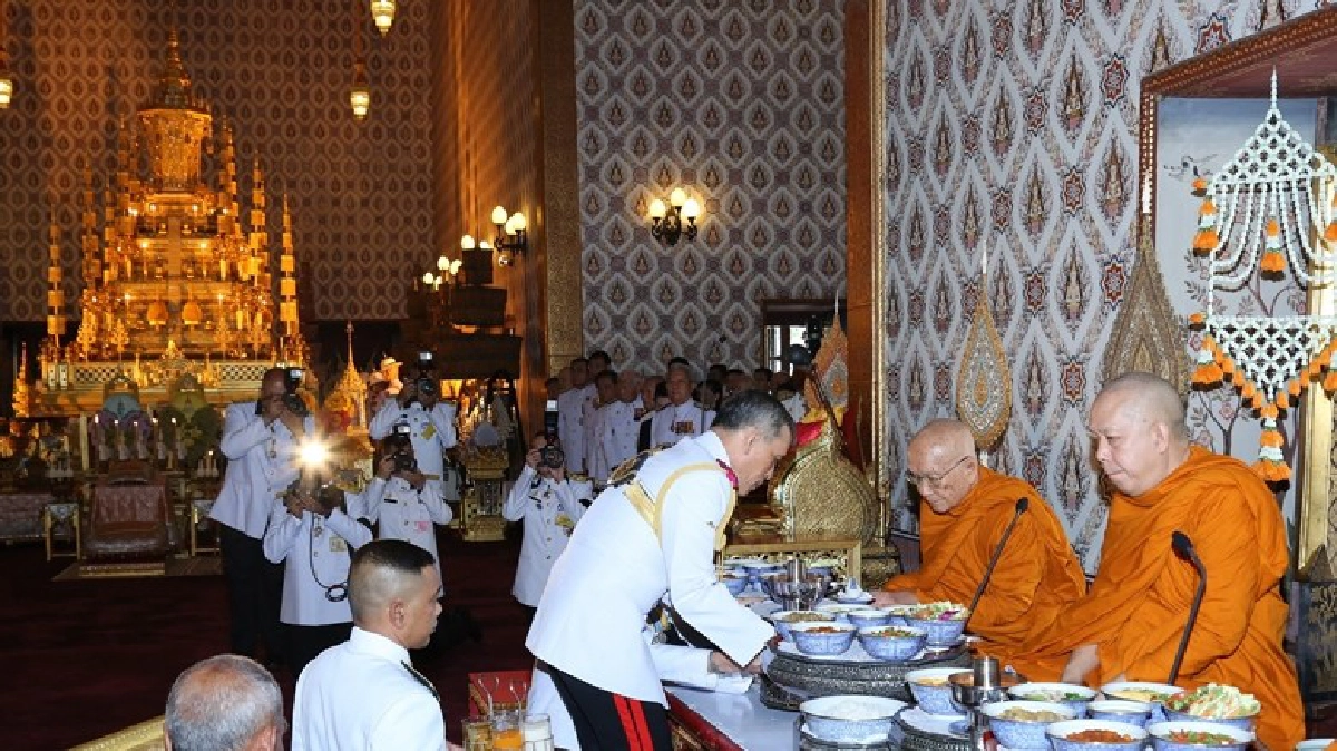 "สมเด็จพระบรม" เสด็จฯ ไปทรงบำเพ็ญพระราชกุศลสัตตมวารพระบรมศพ "สมเด็จพระบรม" เสด็จฯ ไปทรงบำเพ็ญพระราชกุศลสัตตมวารพระบรมศพ