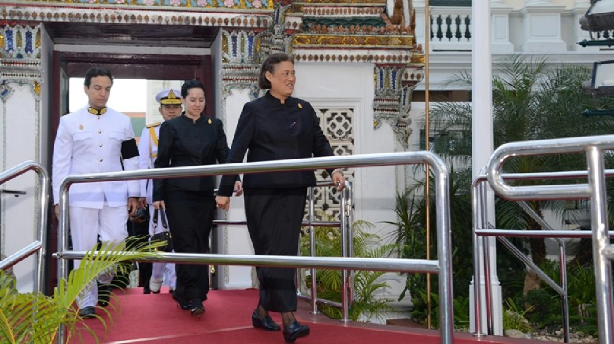 "สมเด็จพระเทพ" เสด็จฯ ไปทรงถวายภัตตาหารเช้า 