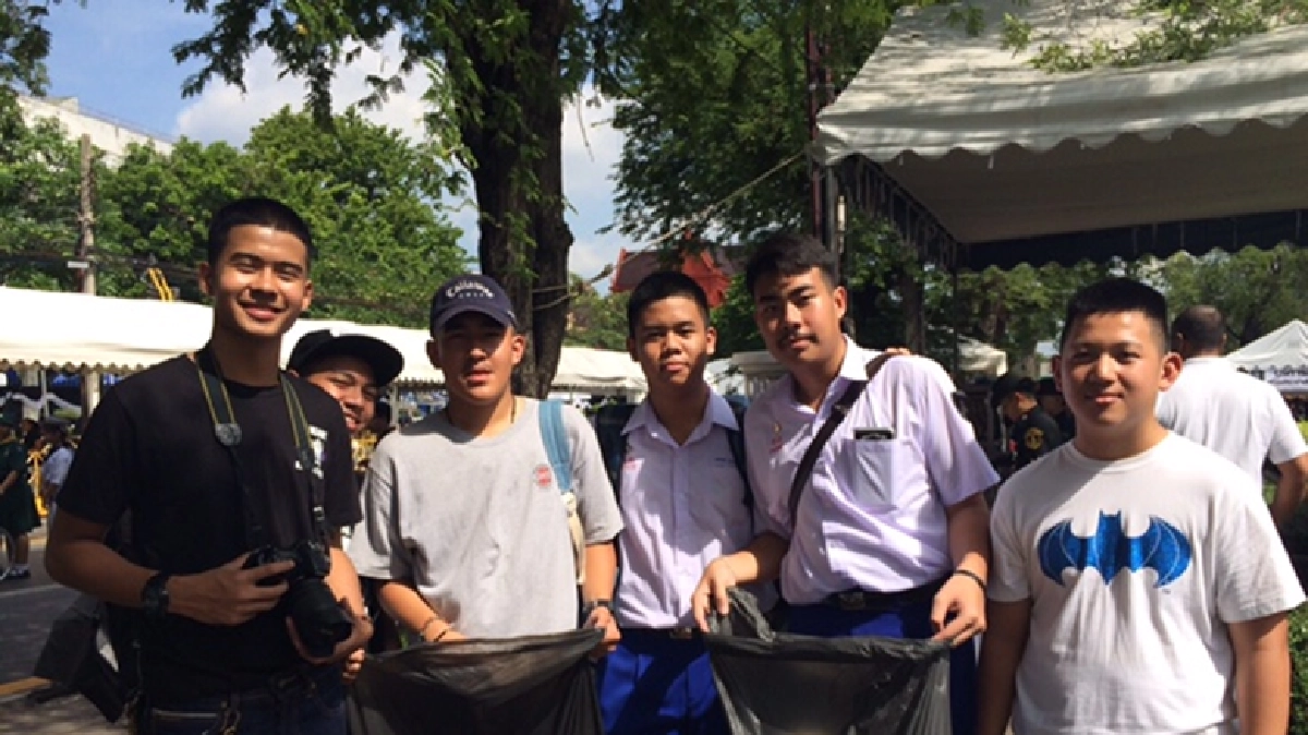 ต้นแบบในหัวใจ เติบใหญ่เดินตามรอย ต้นแบบในหัวใจ เติบใหญ่เดินตามรอย