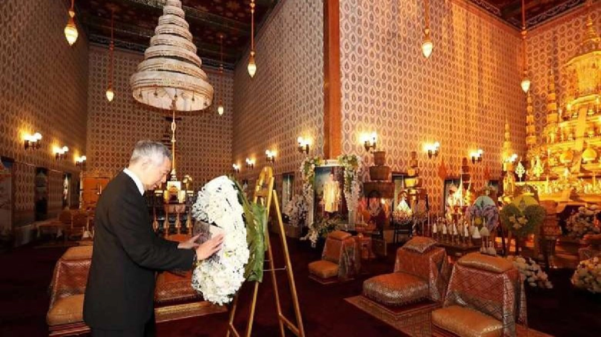 ผู้นำสิงคโปร์ถวายสักการะพระบรมศพ 