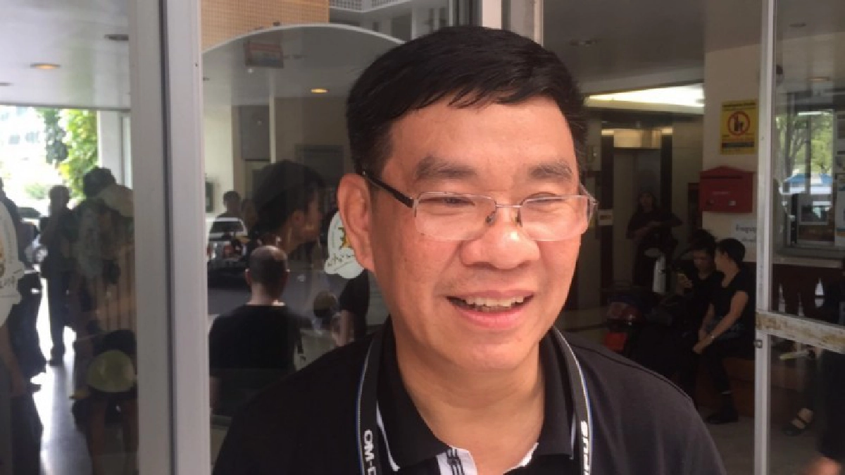 "สมชัย" ขนลุก ตอนปชช.ร่วมร้อง "สรรเสริญพระบารมี" "สมชัย" ขนลุก ตอนปชช.ร่วมร้อง "สรรเสริญพระบารมี"
