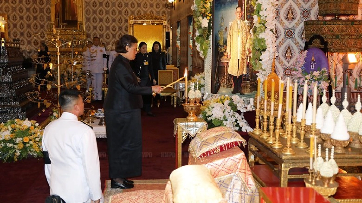 สมเด็จพระเทพ เสด็จฯ ไปทรงบำเพ็ญพระราชกุศลพระบรมศพ สมเด็จพระเทพ เสด็จฯ ไปทรงบำเพ็ญพระราชกุศลพระบรมศพ