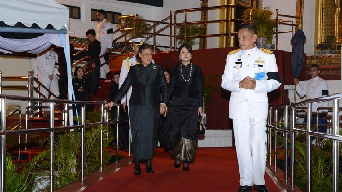 พระบรมวงศานุวงศ์บำเพ็ญพระราชกุศลพระบรมศพ พระบรมวงศานุวงศ์บำเพ็ญพระราชกุศลพระบรมศพ