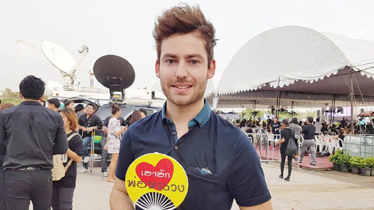 ‘แจ๊ค บราวน์’ ฝรั่งน้ำตาซึม พูดจากใจถึง ‘ในหลวง’ (ชมคลิป)