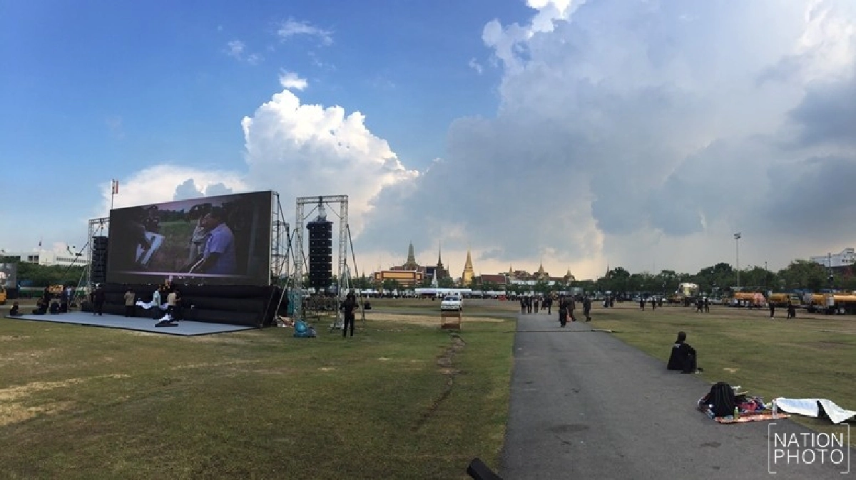 เตรียมปรับพื้นที่"สนามหลวง"รับการสร้าง"พระเมรุมาศ" เตรียมปรับพื้นที่"สนามหลวง"รับการสร้าง"พระเมรุมาศ"
