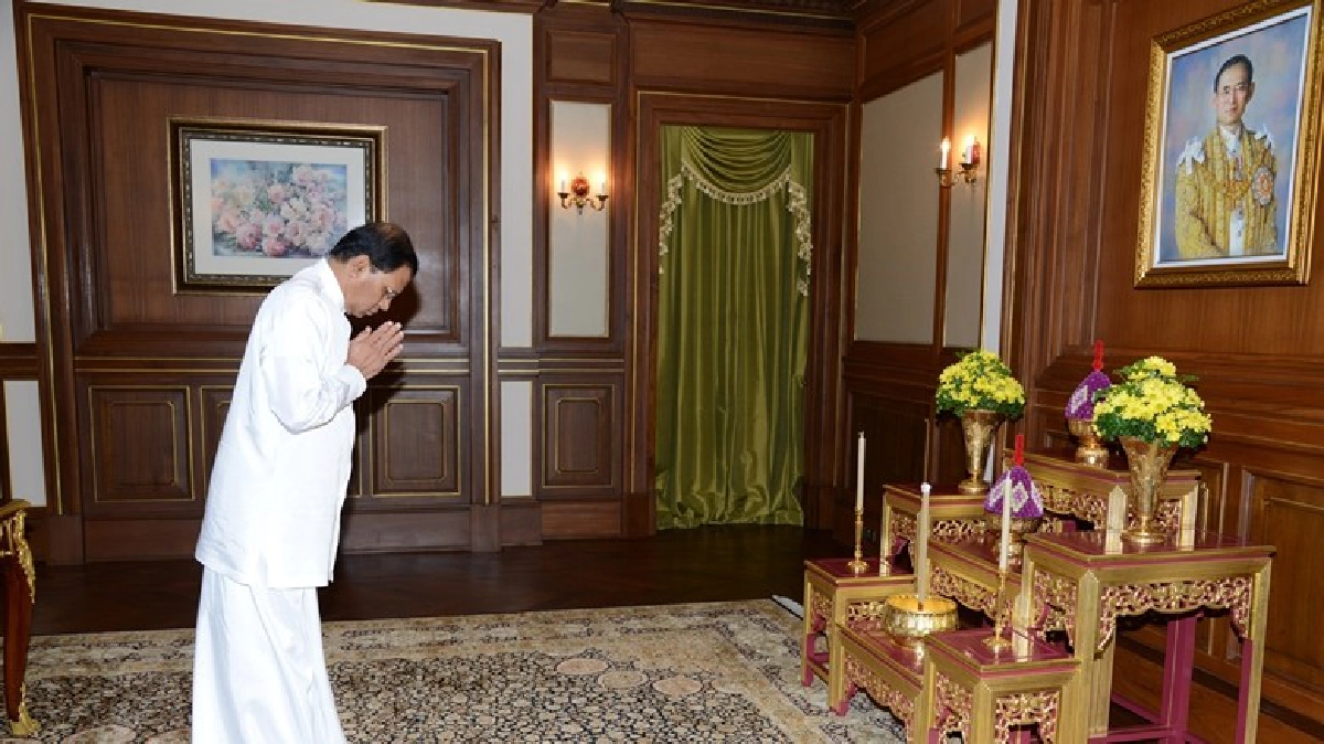 ประธานาธิบดีศรีลังกาถวายราชสักการะและลงนามถวายความอาลัย