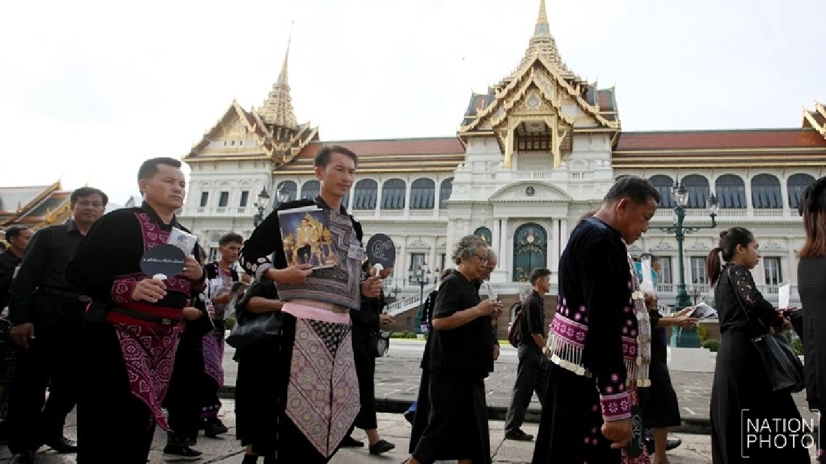 เปิดสักการะเบื้องหน้าพระบรมโกศพระบรมศพตั้งแต่ 05.15 น. เปิดสักการะเบื้องหน้าพระบรมโกศพระบรมศพตั้งแต่ 05.15 น.