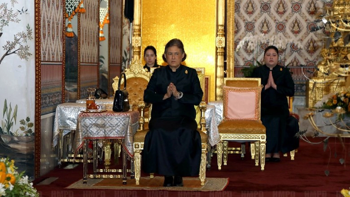บำเพ็ญพระราชกุศลสวดพระอภิธรรมพระบรมศพ บำเพ็ญพระราชกุศลสวดพระอภิธรรมพระบรมศพ