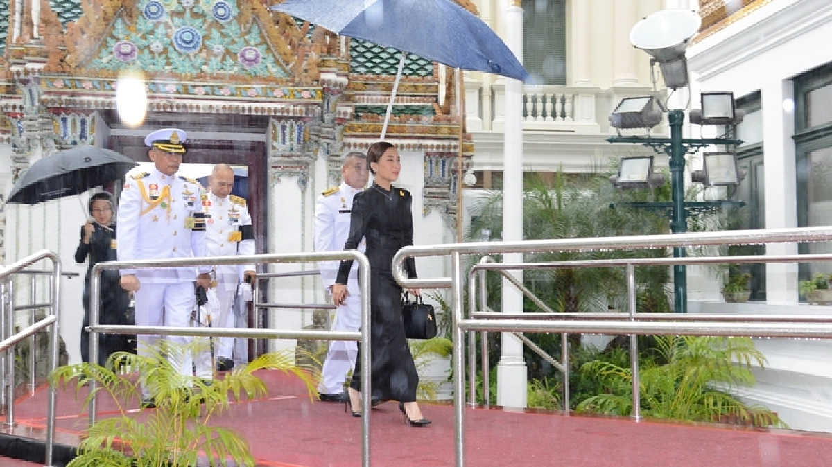 บำเพ็ญพระราชกุศลพระบรมศพวันที่ยี่สิบห้า 