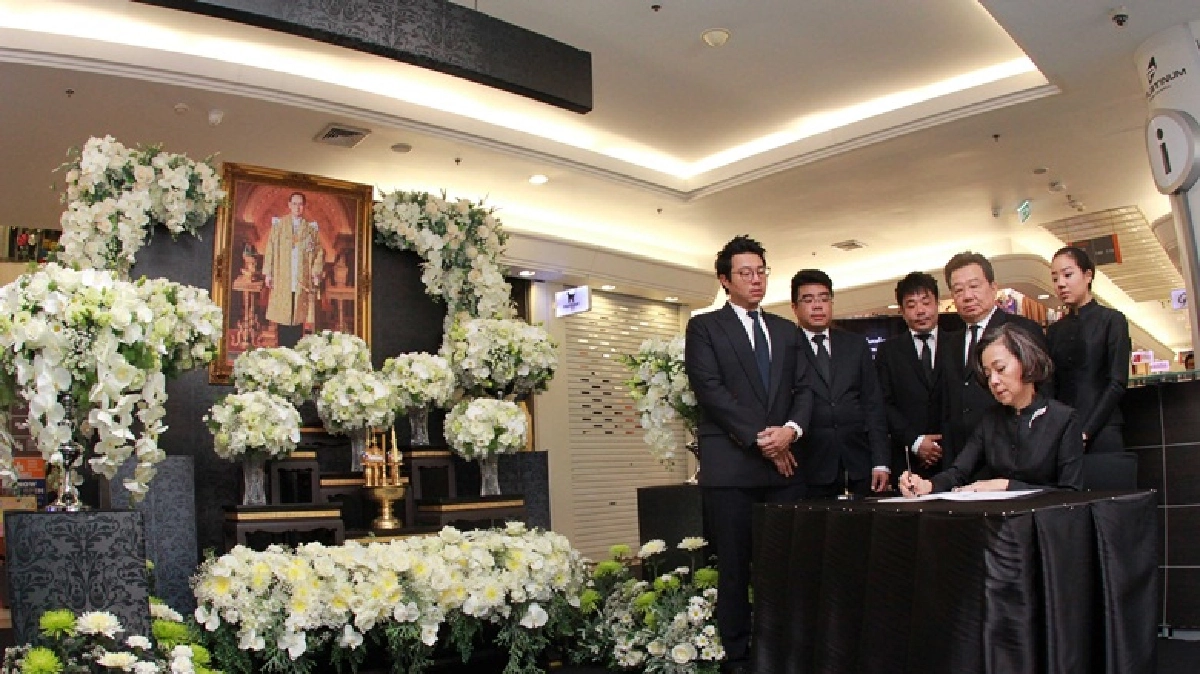 มาดามลิลลี่กลับมาทำหน้าที่แล้วจ้า มาดามลิลลี่กลับมาทำหน้าที่แล้วจ้า