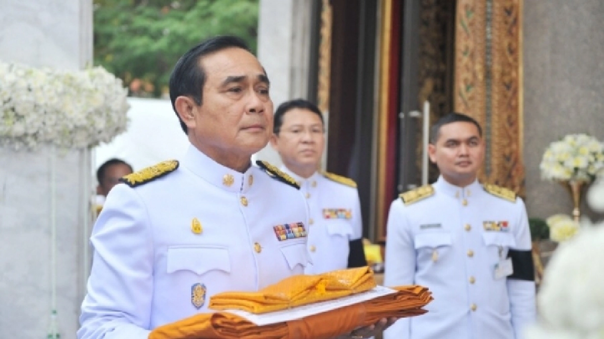 นายกฯ ถวายผ้ากฐินพระราชทานสำนักนายกรัฐมนตรี