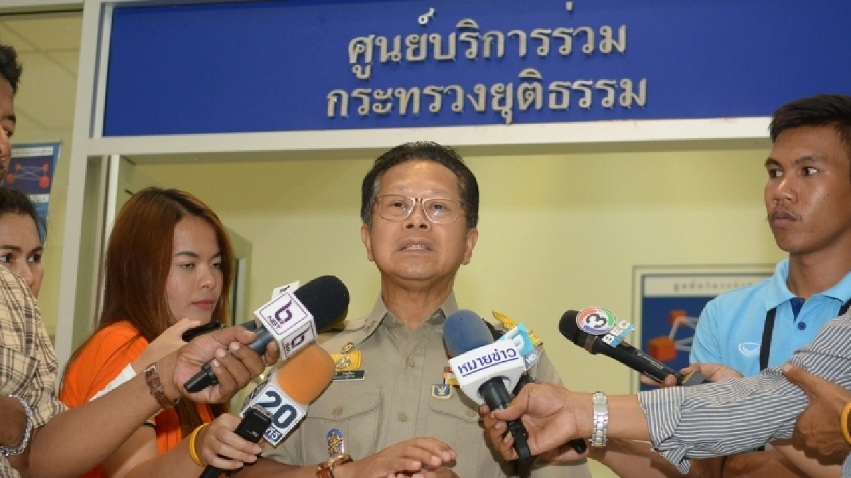 ยธ.-มธ.จับมือลดปริมาณขยะรอบสนามหลวง