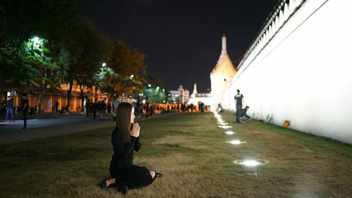 รวมภาพสุดซึ้ง ‘แอน’ ถวายสักการะ ณ พระบรมมหาราชวัง รวมภาพสุดซึ้ง ‘แอน’ ถวายสักการะ ณ พระบรมมหาราชวัง