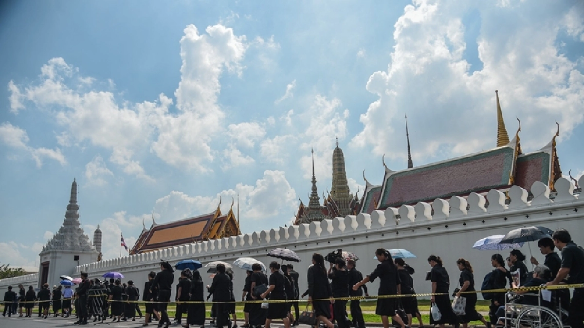 “พสกนิกรไทย”ลงนามถวายอาลัยกว่า8ล้านราย “พสกนิกรไทย”ลงนามถวายอาลัยกว่า8ล้านราย