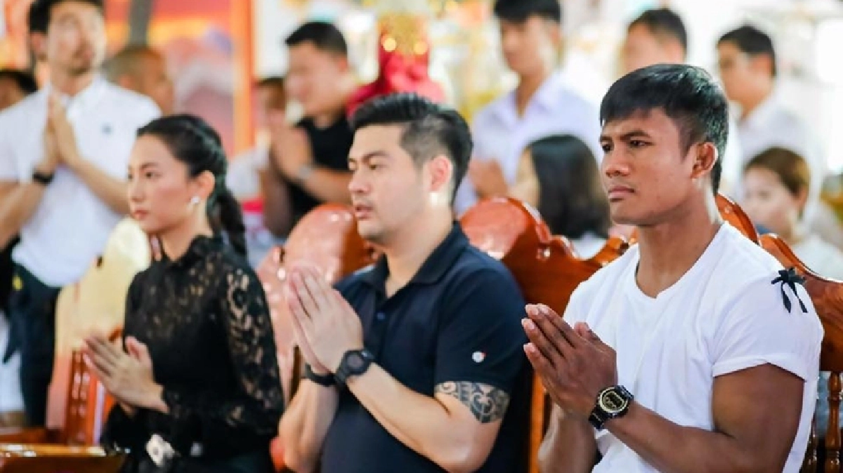 โต้ดราม่า!!'ต๊อด'สนิท'บัวขาว'รักเหมือนพี่น้อง โต้ดราม่า!!'ต๊อด'สนิท'บัวขาว'รักเหมือนพี่น้อง