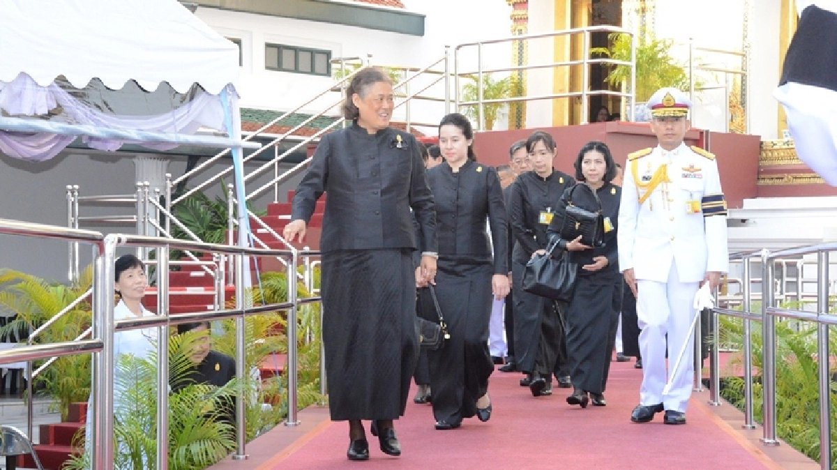 พระราชพิธีบำเพ็ญพระราชกุศลพระบรมศพ วันที่ 15 พฤศจิกายน พระราชพิธีบำเพ็ญพระราชกุศลพระบรมศพ วันที่ 15 พฤศจิกายน