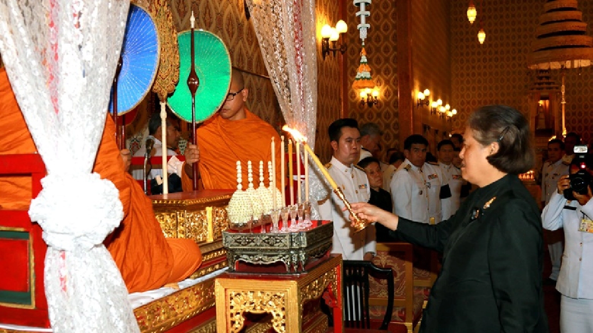 บุคคลสำคัญ ร่วมถวายสักการะพระบรมศพ บุคคลสำคัญ ร่วมถวายสักการะพระบรมศพ