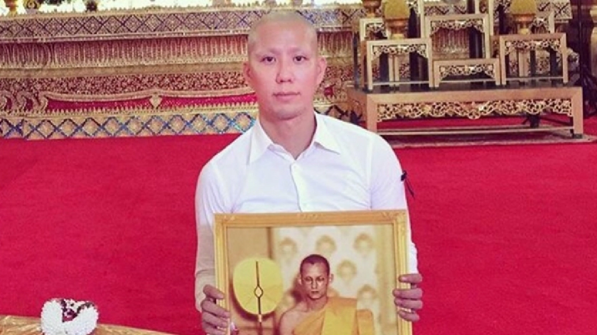 ‘ดีเจเฟี้ยต’ บวชที่อินเดียถวายเป็นพระราชกุศล ‘ดีเจเฟี้ยต’ บวชที่อินเดียถวายเป็นพระราชกุศล
