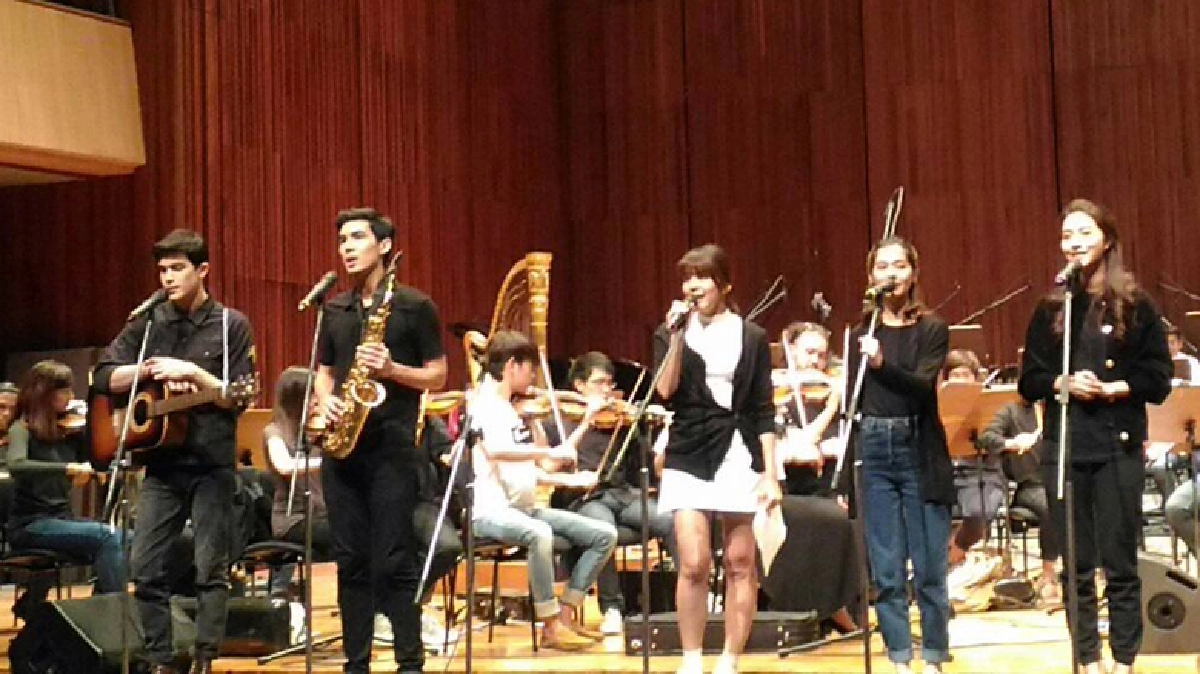 'เต๋อ-ซันนี่-หนูนา-มิว-วิ' ซ้อมโชว์เพลง 'พรปีใหม่'(ชมคลิป)