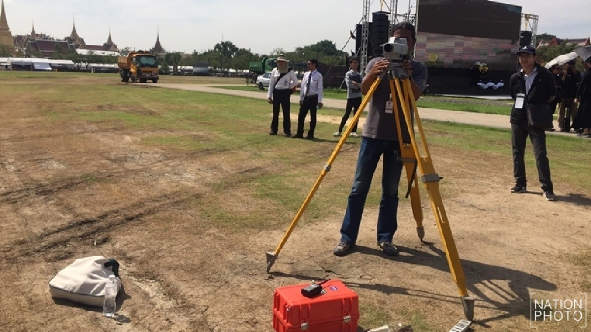 สำรวจพื้นที่สนามหลวง เตรียมสร้างพระเมรุมาศ สำรวจพื้นที่สนามหลวง เตรียมสร้างพระเมรุมาศ