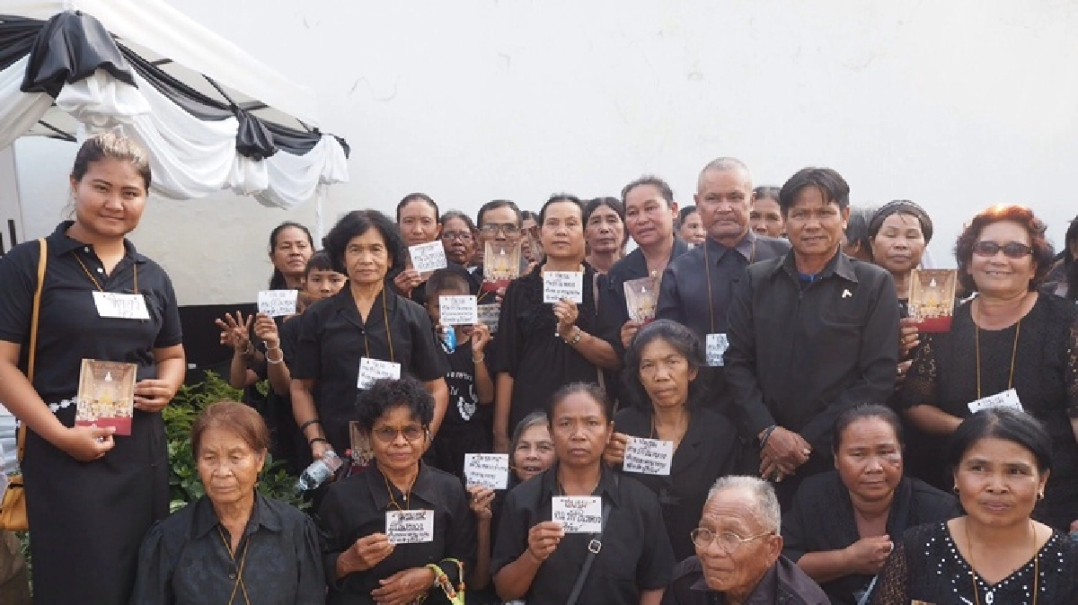ประชาชนร่วมแสดงความอาลัยต่อเนื่อง ประชาชนร่วมแสดงความอาลัยต่อเนื่อง