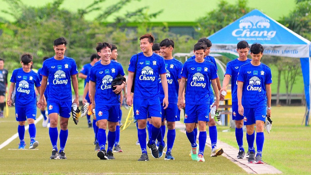 แข้ง 23 ปี เข้าแคมป์เก็บตัวเตรียมบุกจีน แข้ง 23 ปี เข้าแคมป์เก็บตัวเตรียมบุกจีน