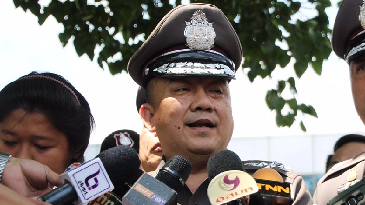 “ศรีวราห์”เชื่อ80%“ธัมมชโย”ยังอยู่วัดย้ำบุกจับเมื่อมั่นใจ “ศรีวราห์”เชื่อ80%“ธัมมชโย”ยังอยู่วัดย้ำบุกจับเมื่อมั่นใจ