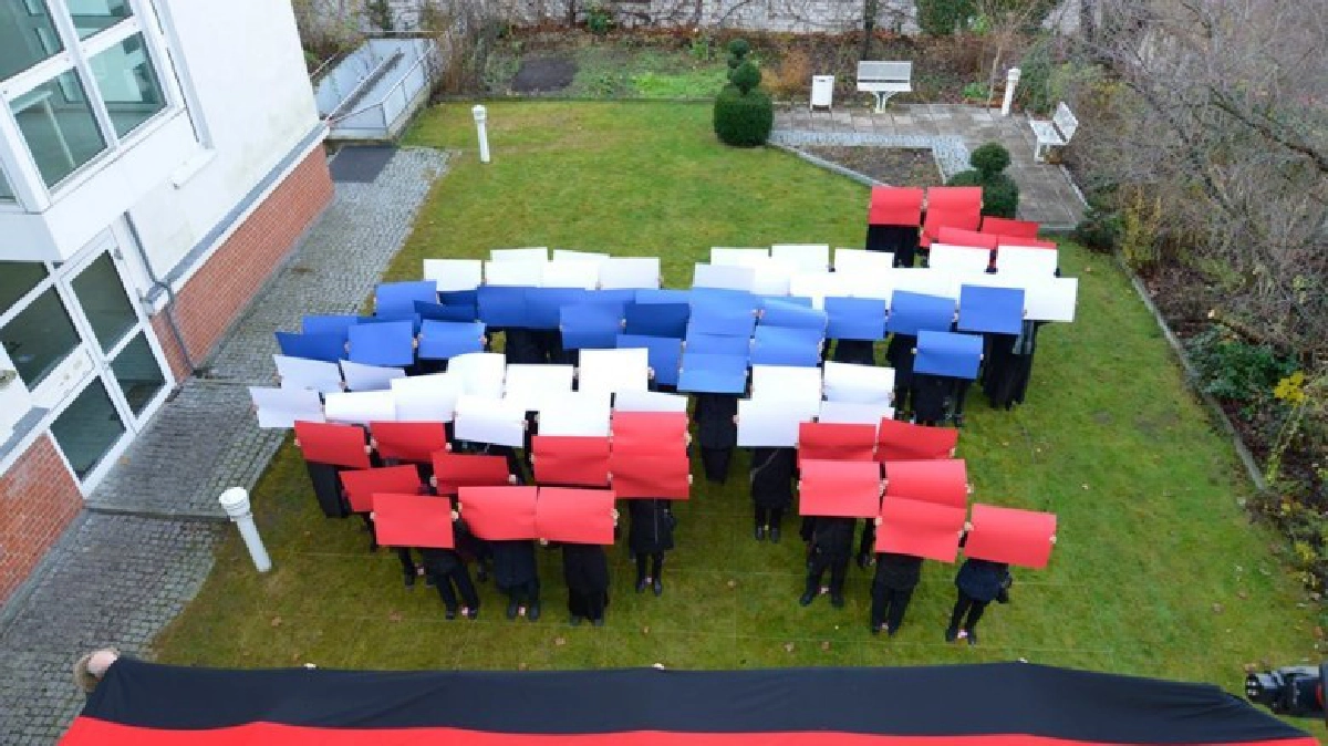 สถานทูตและกงสุลใหญ่ไทยทั่วโลก “รวมพลังแห่งความภักดี” สถานทูตและกงสุลใหญ่ไทยทั่วโลก “รวมพลังแห่งความภักดี”