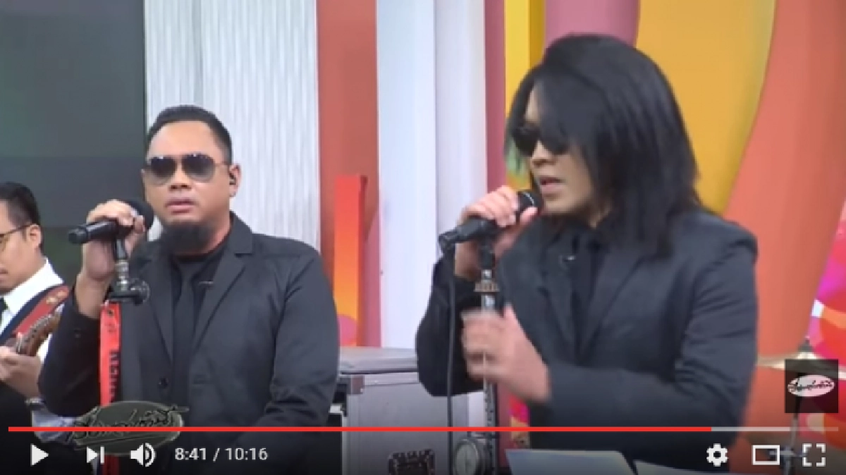 ชาวเน็ตโวยนักร้อง-วงดนตรีดังดัดแปลงทำนองเพลงความฝันอันสูงสุด ชาวเน็ตโวยนักร้อง-วงดนตรีดังดัดแปลงทำนองเพลงความฝันอันสูงสุด