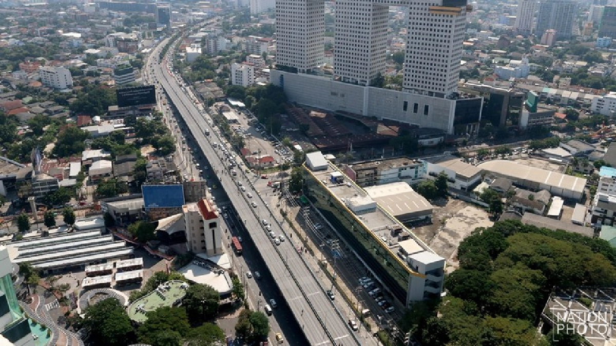 ปิดสะพานข้ามรัชโยธินวันแรก จราจรเคลื่อนตัวดี ปิดสะพานข้ามรัชโยธินวันแรก จราจรเคลื่อนตัวดี