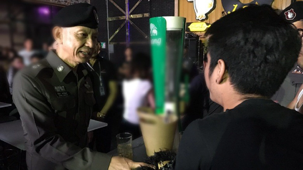 “รองผบช.น.”ตรวจสถานบันเทิงย่านนวมินทร์ไม่พบสิ่งผิดก.ม.