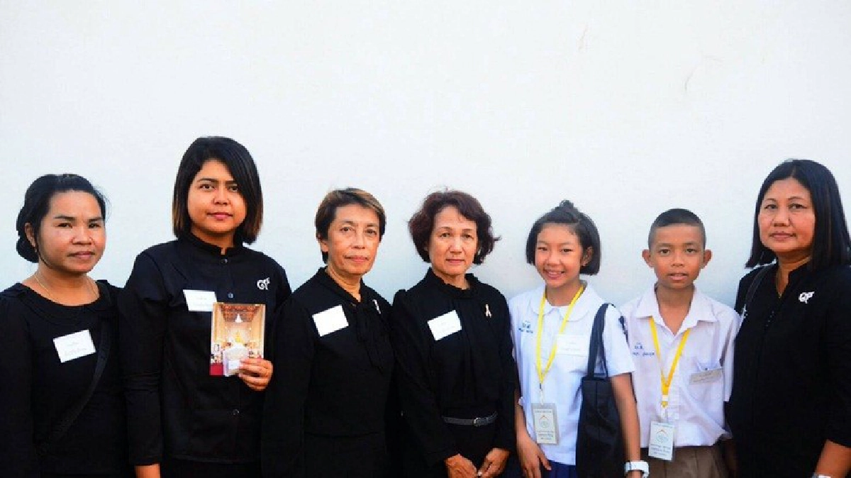 นักเรียนจากใต้สุดแดนสยาม ร่วมสักการะพระบรมศพฯ 