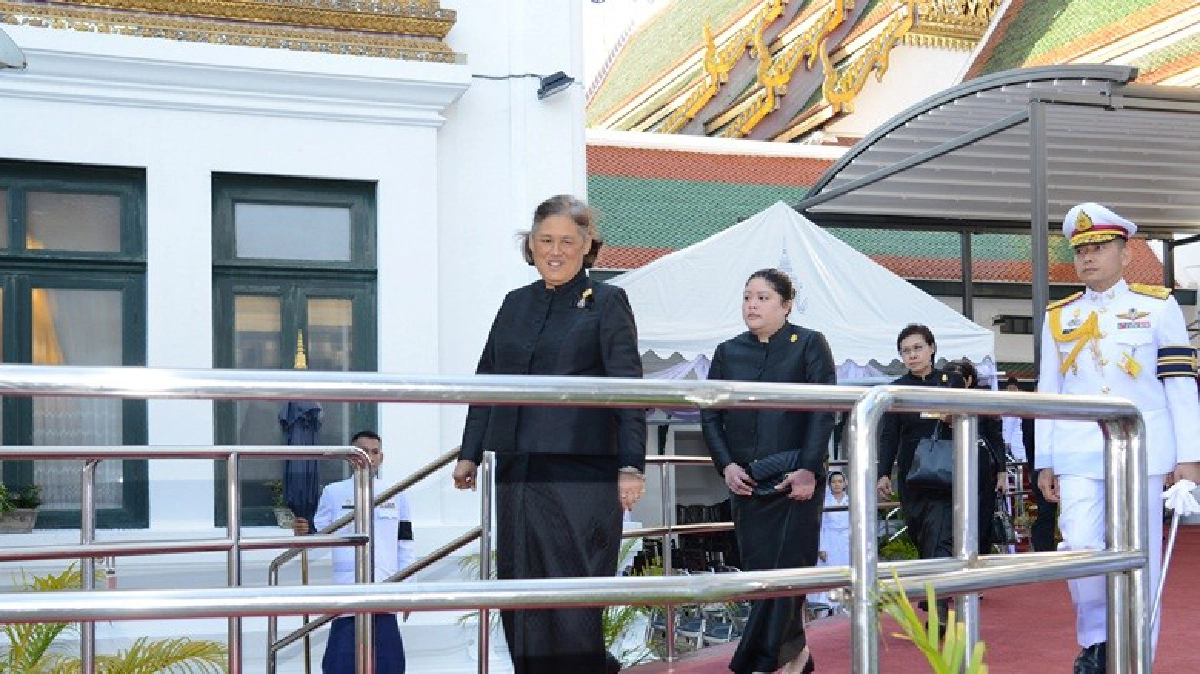 สมเด็จพระเทพฯ ทรงบำเพ็ญพระกุศลสวดพระอภิธรรมพระบรมศพฯ