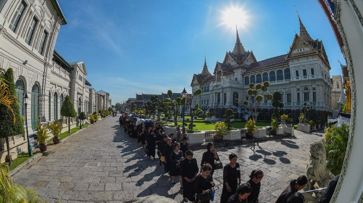 สรุปยอดปชช. กราบพระบรมศพ 1 เดือน 1 ล้านคน