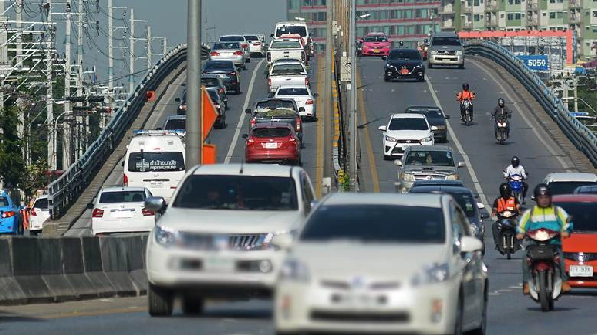 ปิดจราจรข้ามแยก“รัชโยธิน”เต็มรูปแบบ