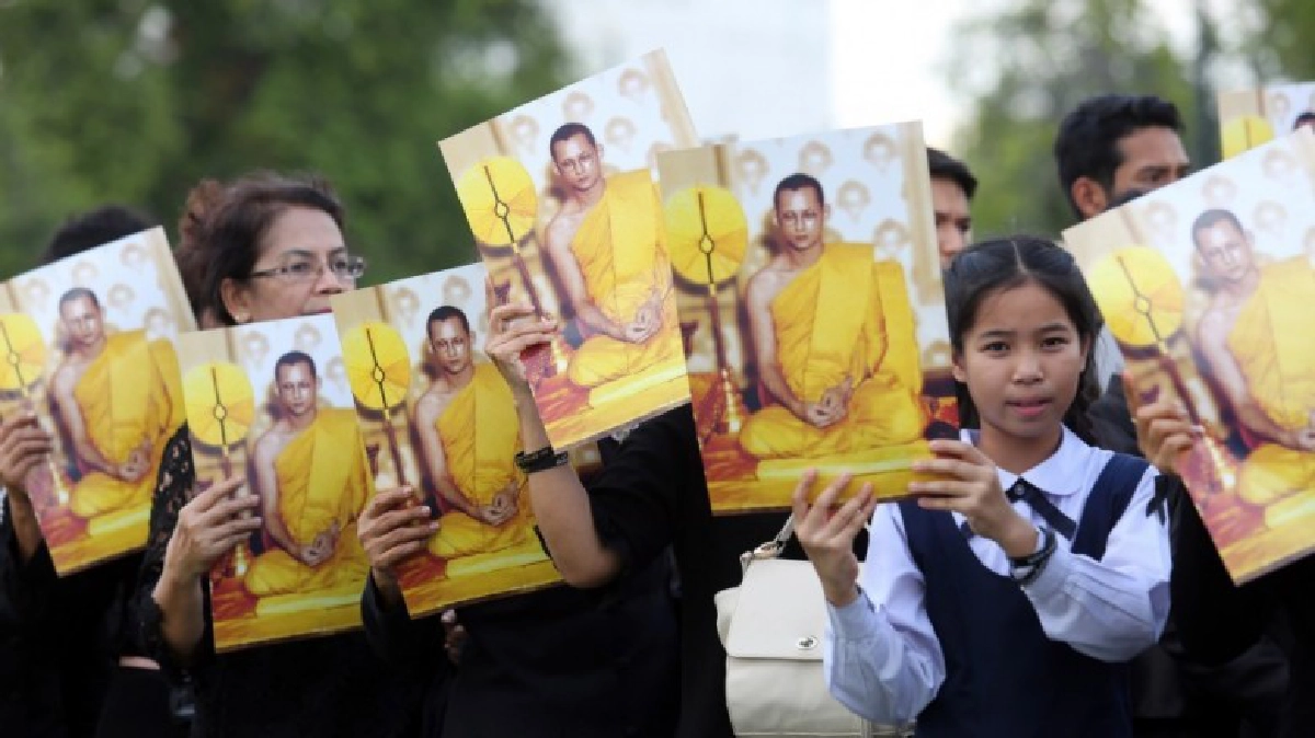 ครองชีพ ครองธรรม 