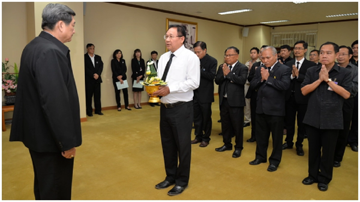 ผู้บริหาร ก.แรงงาน ขอขมาลาอุปสมบท รมว.รง. ผู้บริหาร ก.แรงงาน ขอขมาลาอุปสมบท รมว.รง.