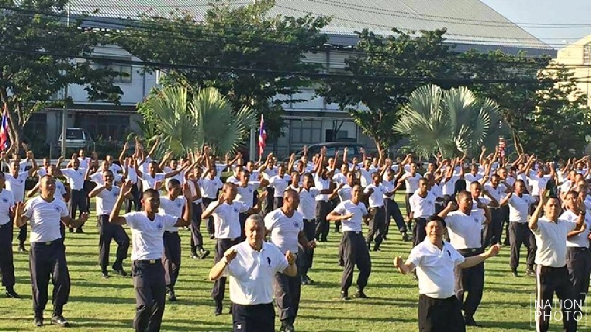 ผบ.ทอ. นำเต้นแอโรบิค รับนโยบายรัฐบาล 