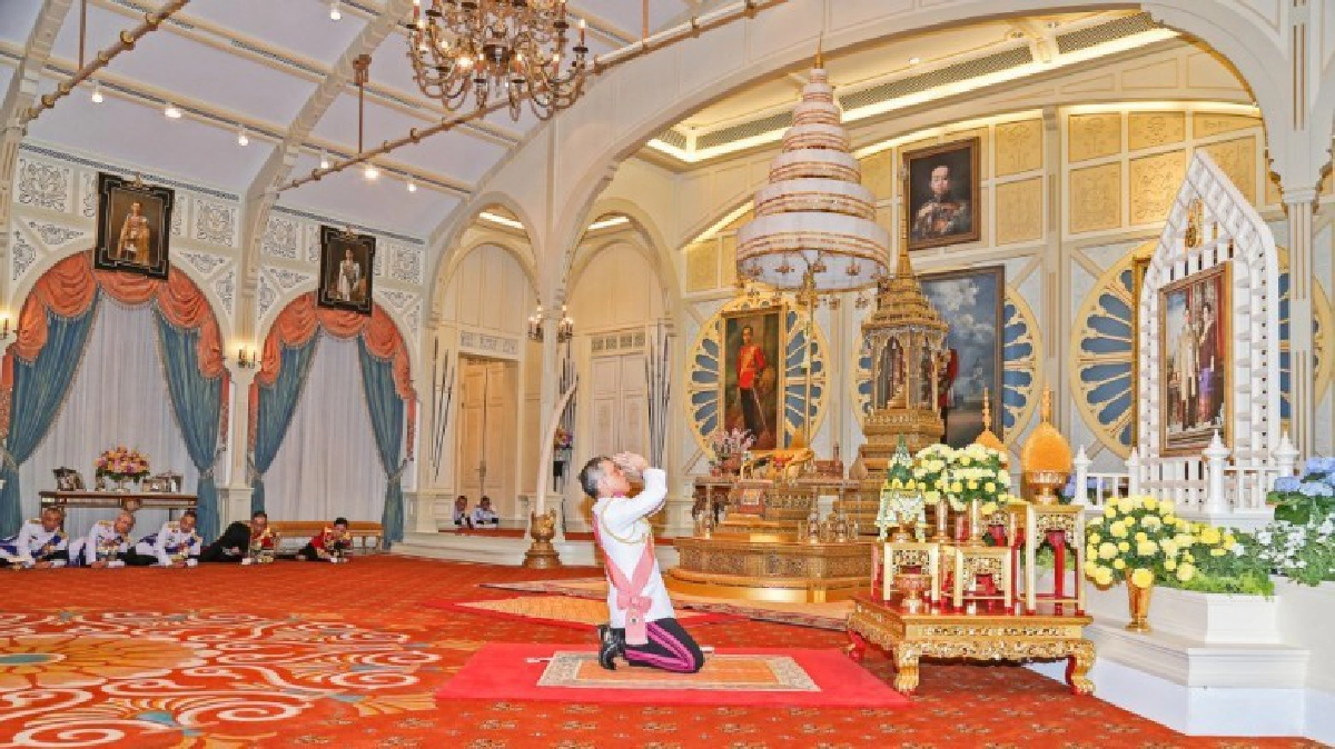 ทรงพระเจริญ  สมเด็จพระเจ้าอยู่หัว รัชกาลที่ 10 
