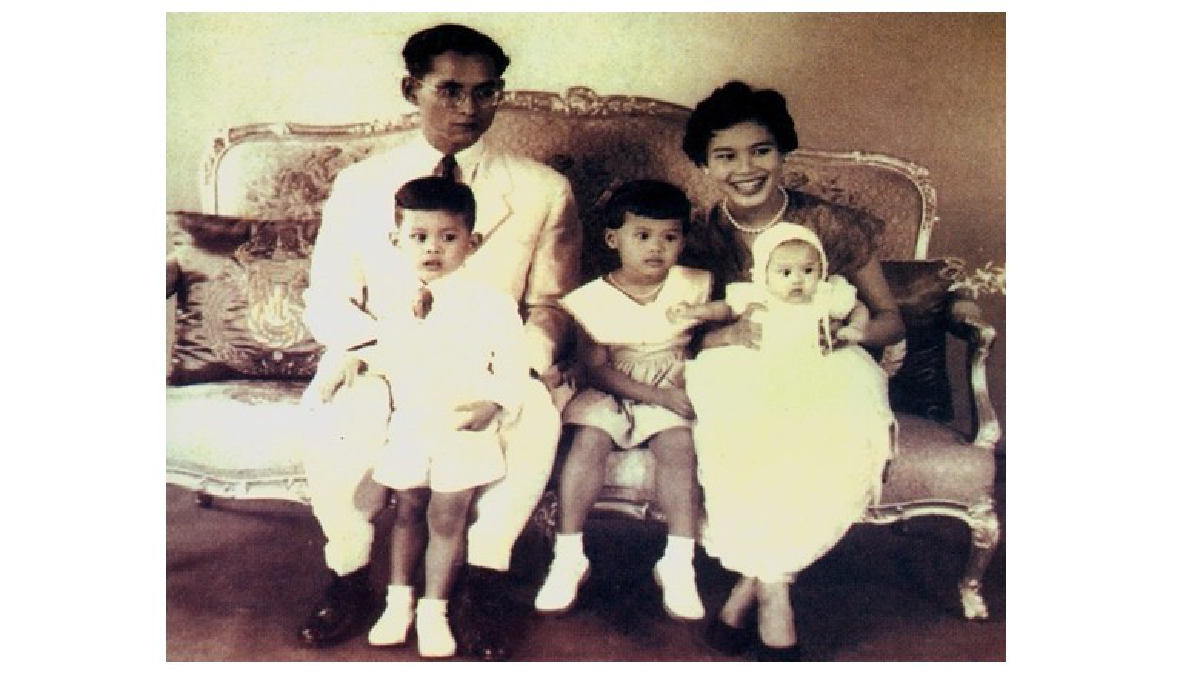ย้อนวันทรงพระเยาว์"สมเด็จพระเจ้าอยู่หัว ร.10" ย้อนวันทรงพระเยาว์"สมเด็จพระเจ้าอยู่หัว ร.10"