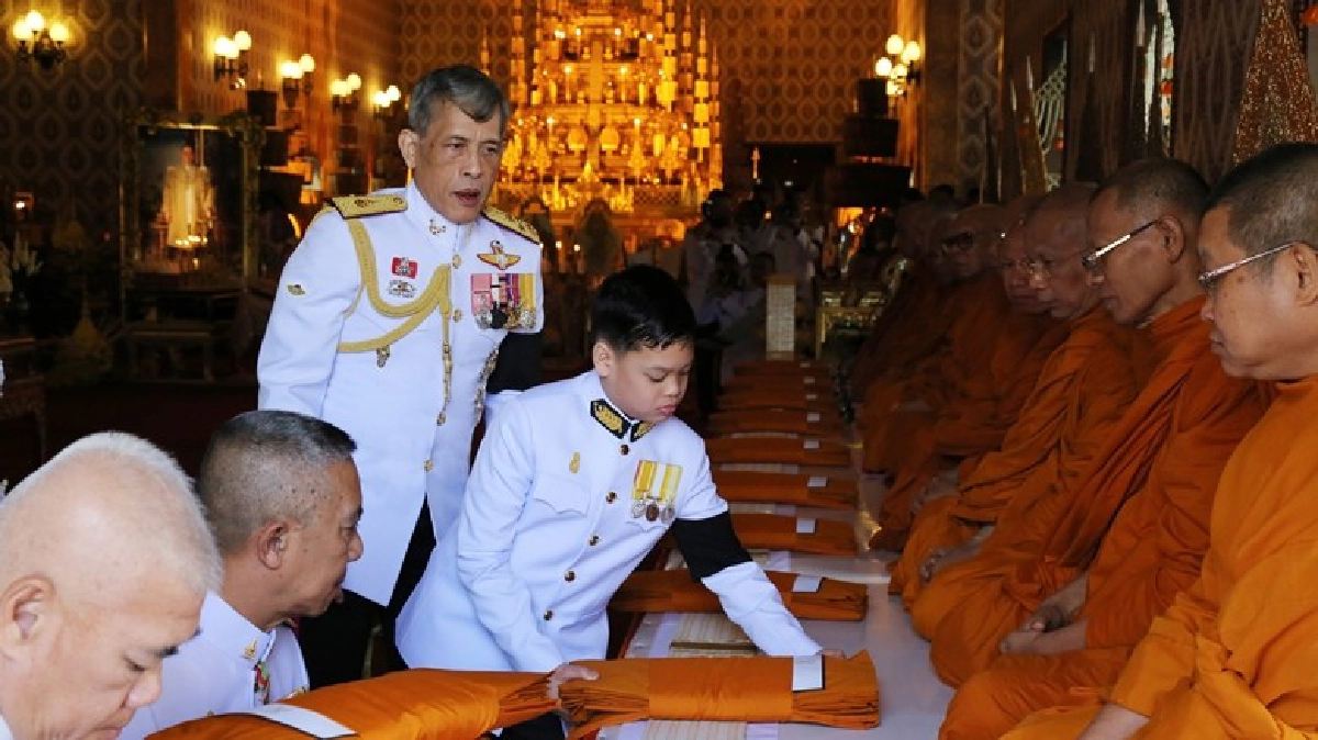 สมเด็จพระเจ้าอยู่หัวรัชกาลที่10 ทรงบำเพ็ญพระราชกุศล 50 วัน สมเด็จพระเจ้าอยู่หัวรัชกาลที่10 ทรงบำเพ็ญพระราชกุศล 50 วัน