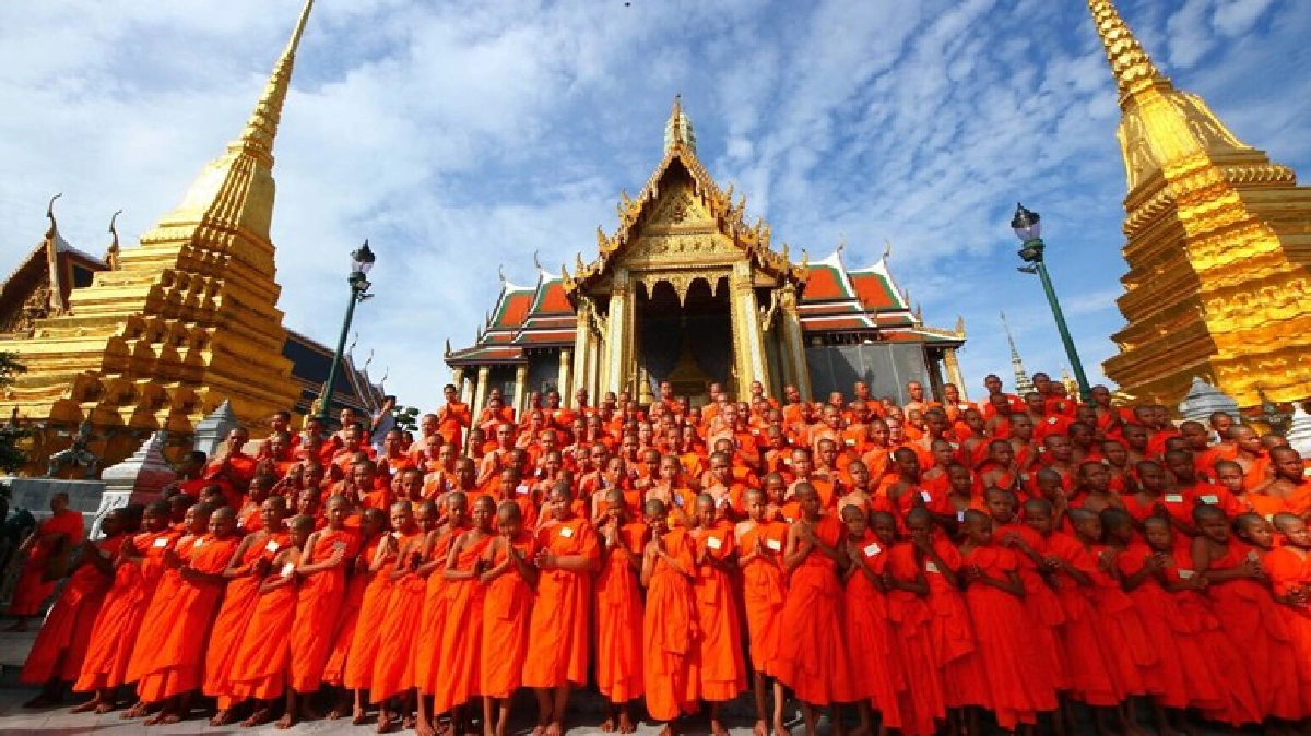 สามเณรบรรพชาถวายในหลวง ร.9 สามเณรบรรพชาถวายในหลวง ร.9