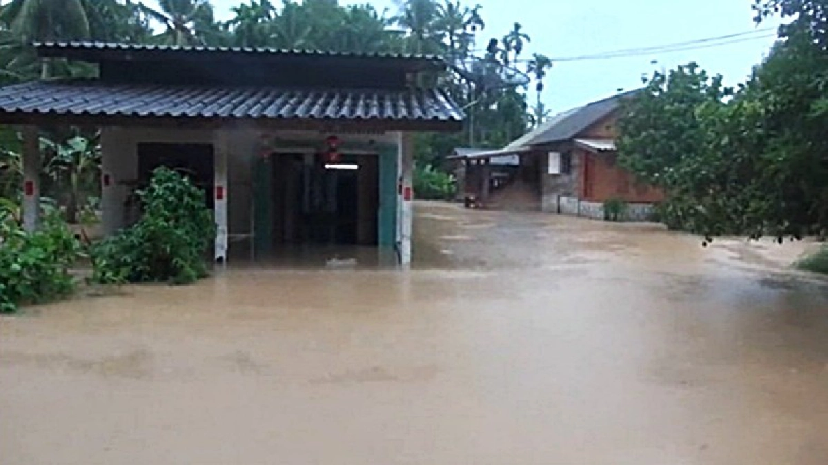ใต้อ่วม! ฝนถล่มน้ำท่วมหนักหลายพื้นที่ ใต้อ่วม! ฝนถล่มน้ำท่วมหนักหลายพื้นที่