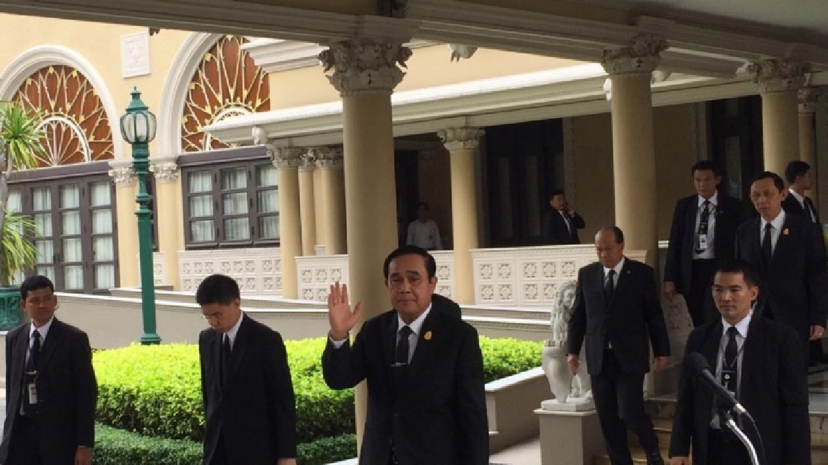 นายกฯยังอุบปรับครม. นายกฯยังอุบปรับครม.