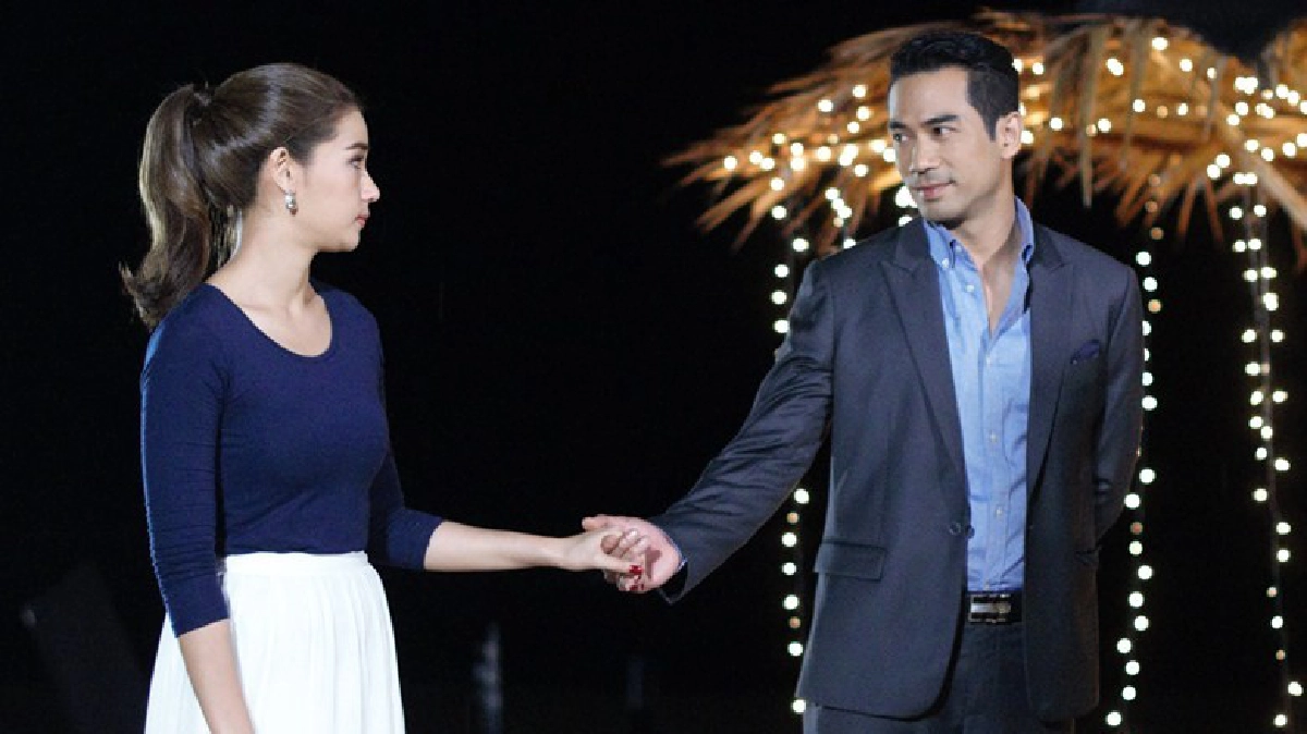 ‘ตุ้ย’ โอบ ‘วิว’ โชว์ซีนหวานใน ‘ร่างใหม่...หัวใจเดิม’ ‘ตุ้ย’ โอบ ‘วิว’ โชว์ซีนหวานใน ‘ร่างใหม่...หัวใจเดิม’