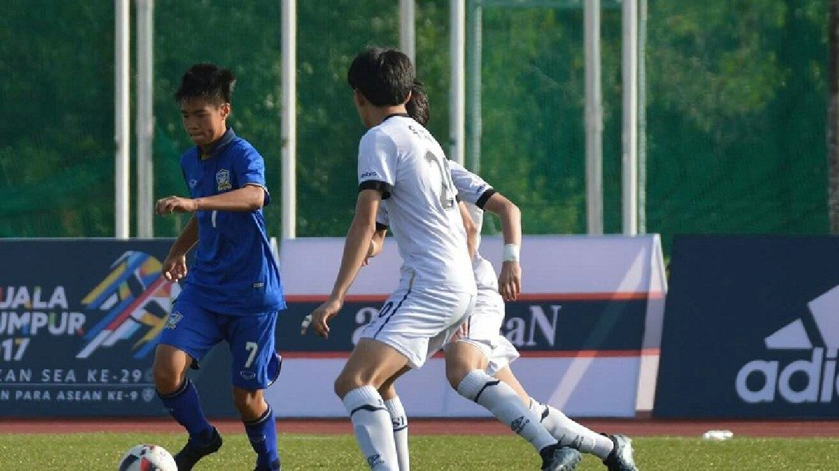 ช้างศึกจิ๋ว อายุ 14 ปี ยิงแซง ซองนัม 4-1 