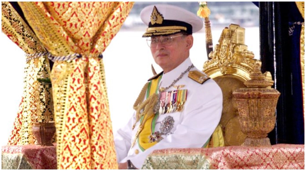 ร.9สวรรคต-ร.10ขึ้นครองราชย์บรรจุใส่ตำราประวัติศาสตรฺ์ 